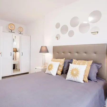 Laura Playa La Arena